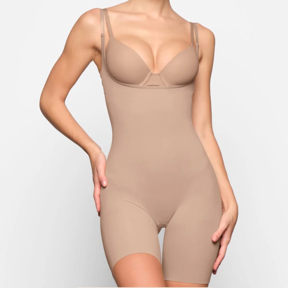 NEW SKIMS OPEN BUST BUTT ENHANCING OPEN BUST BODYSUIT